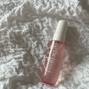 Säljer helt ny 68 soldejenrio - Heltny, gillar inte lukten personligt så bestämmde att sälja, 68 sol de jenrio, helt ny