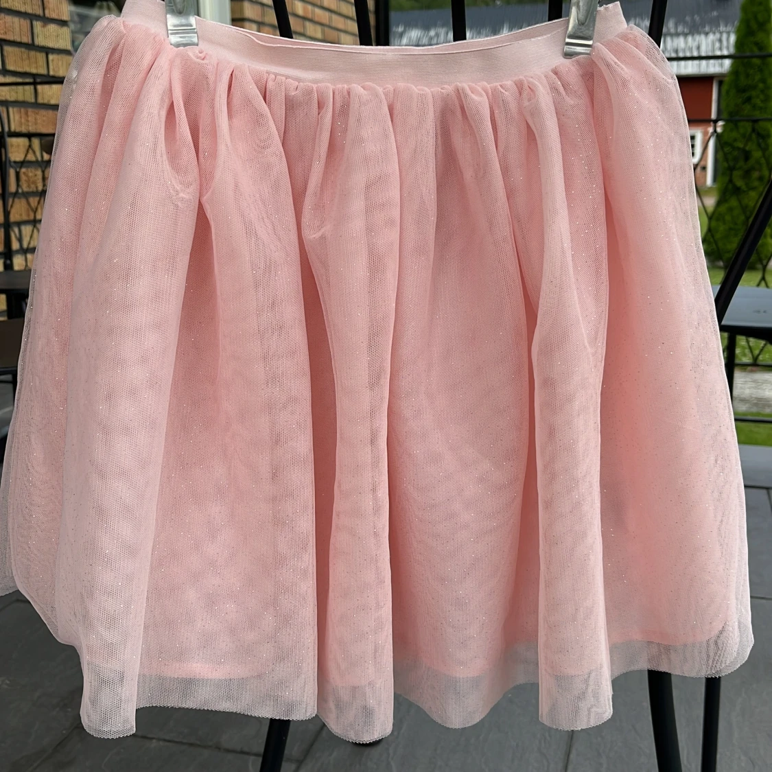 Ljusrosa tyllkjol med silver glitter  - 90