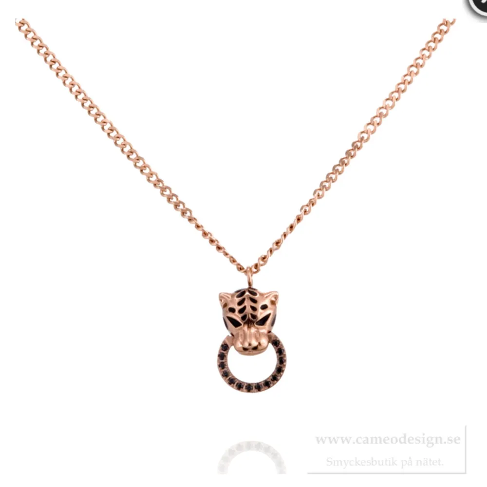 Snygg rose gold leopard halsband. Accessoarer.