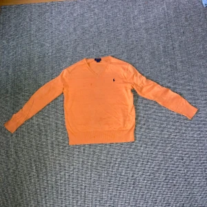 Polo Ralph Lauren tröja - Inte använd jättemycket så har inga synliga märken eller skador, säljs pga att den ej används