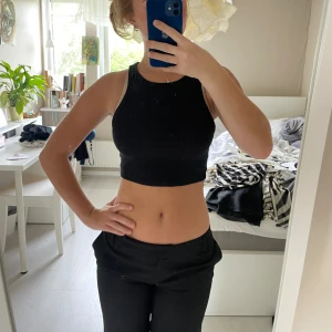 Svart linne - Svart kort linne