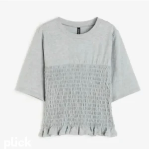 Hm t-shirt  - Jätte fin slutsåld hm t-shirt i xs 💗💗