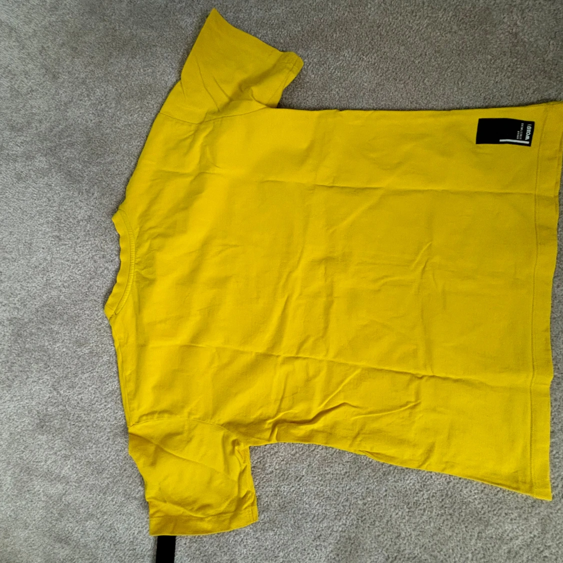 Yellow T-shirt - 90