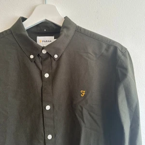 Farah, skjorta  - Mest lik färgen på första bilden  Slimfit Mörkgrön