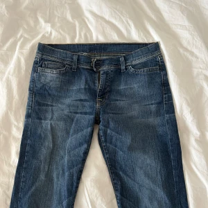 Lågmidjade crocker jeans - Så snygga jeans ifrån crocker i en perfekt mörkblå modell! 💖80 cm midja, 86 cm innerben