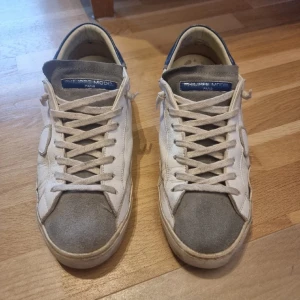 Philippe modell - Säljder sessa eftertraktade philippe model i stlr. 42. Allt OG ingår och kan nog leta fram onlinekvitto vid intresse. Bara att skriva vid frågor. Byten är intressant //Kba_Closet 