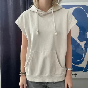 snygg kortärmad hoodie - så fin nyskick❤️❤️❤️