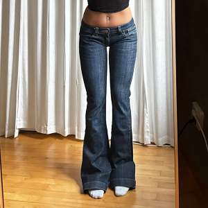 Perfekta jeansen😍Vintage från Chellyjeans💓midja 39 innerben 88 jae 165