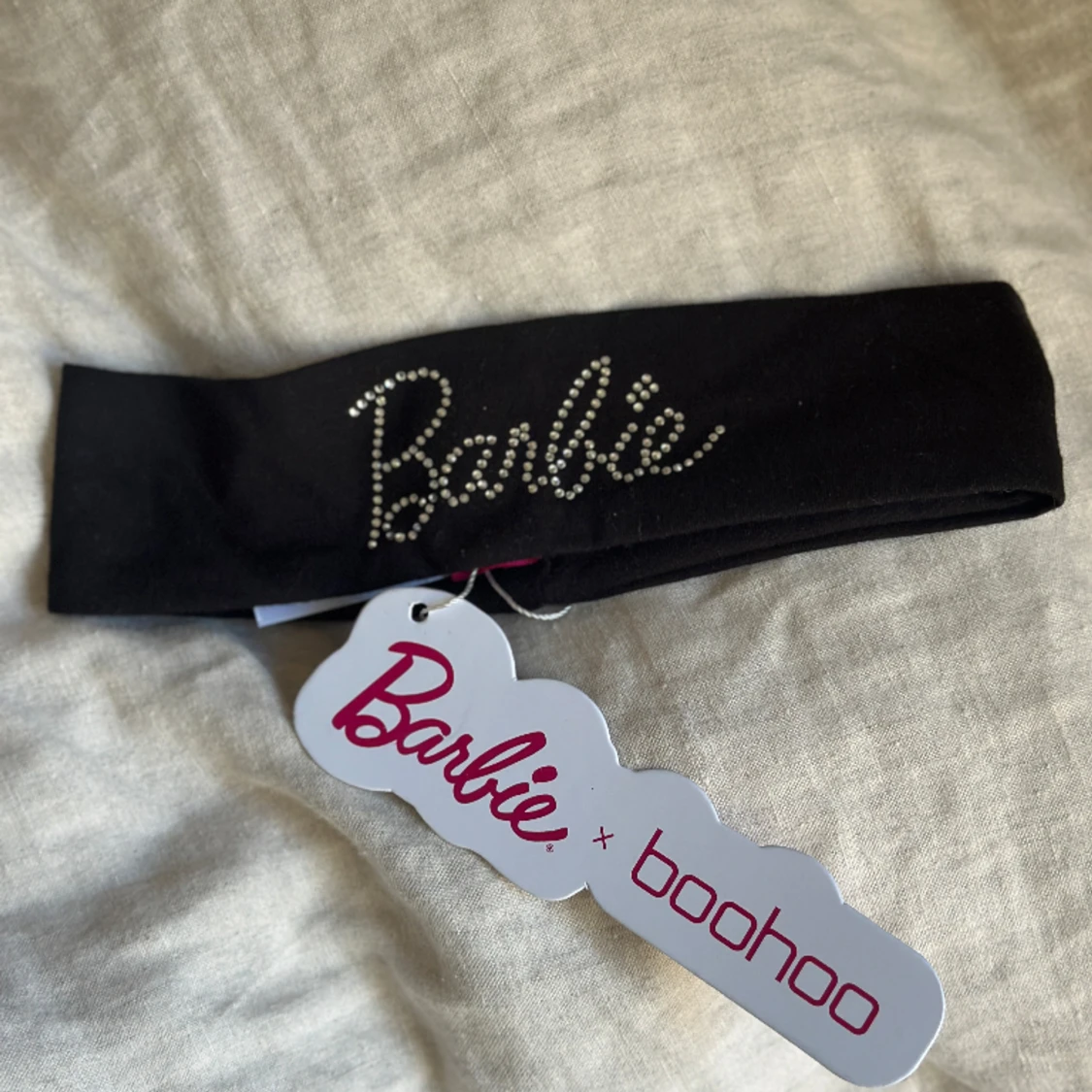 Barbie hårband x boohoo