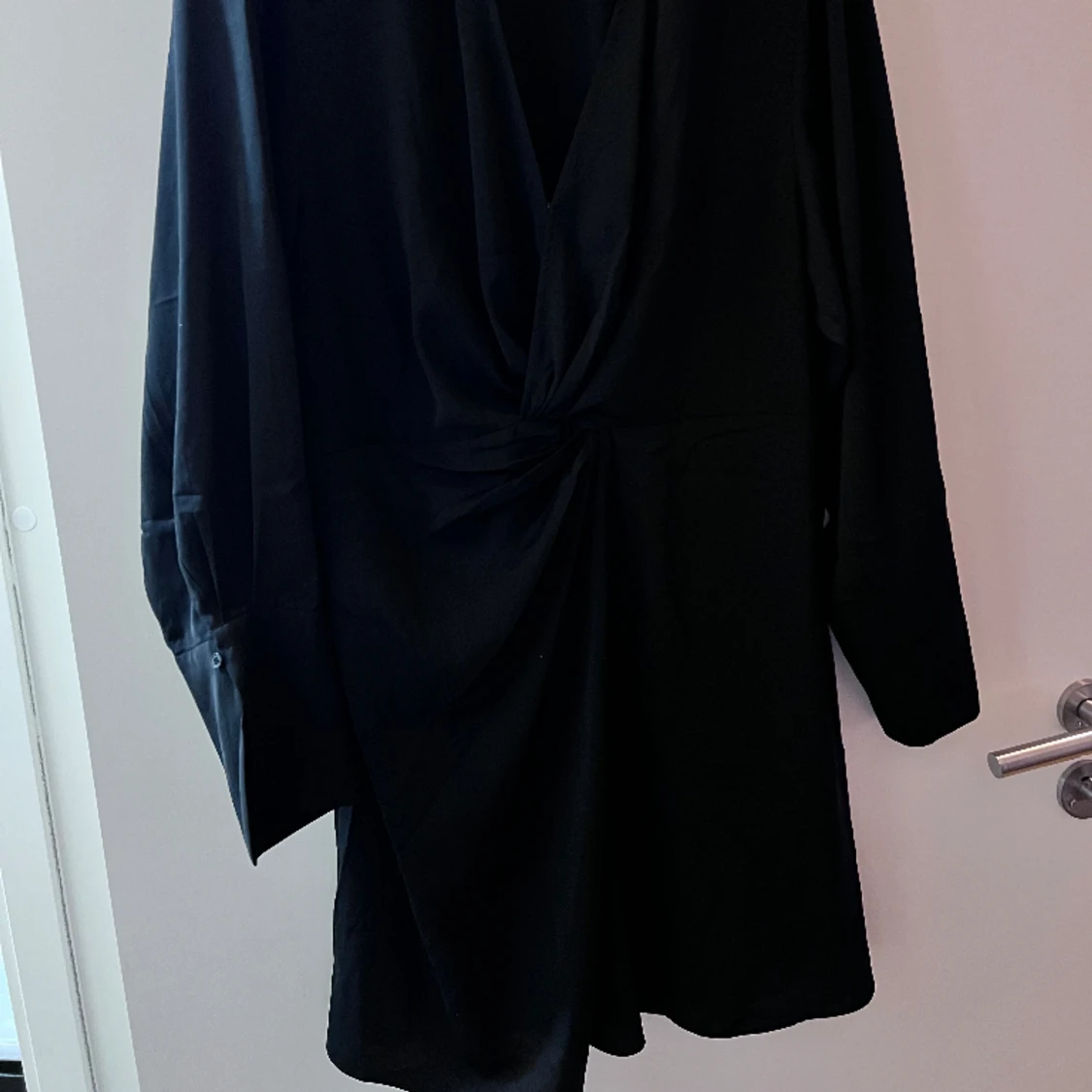 Svart festklänning med knyt - 90