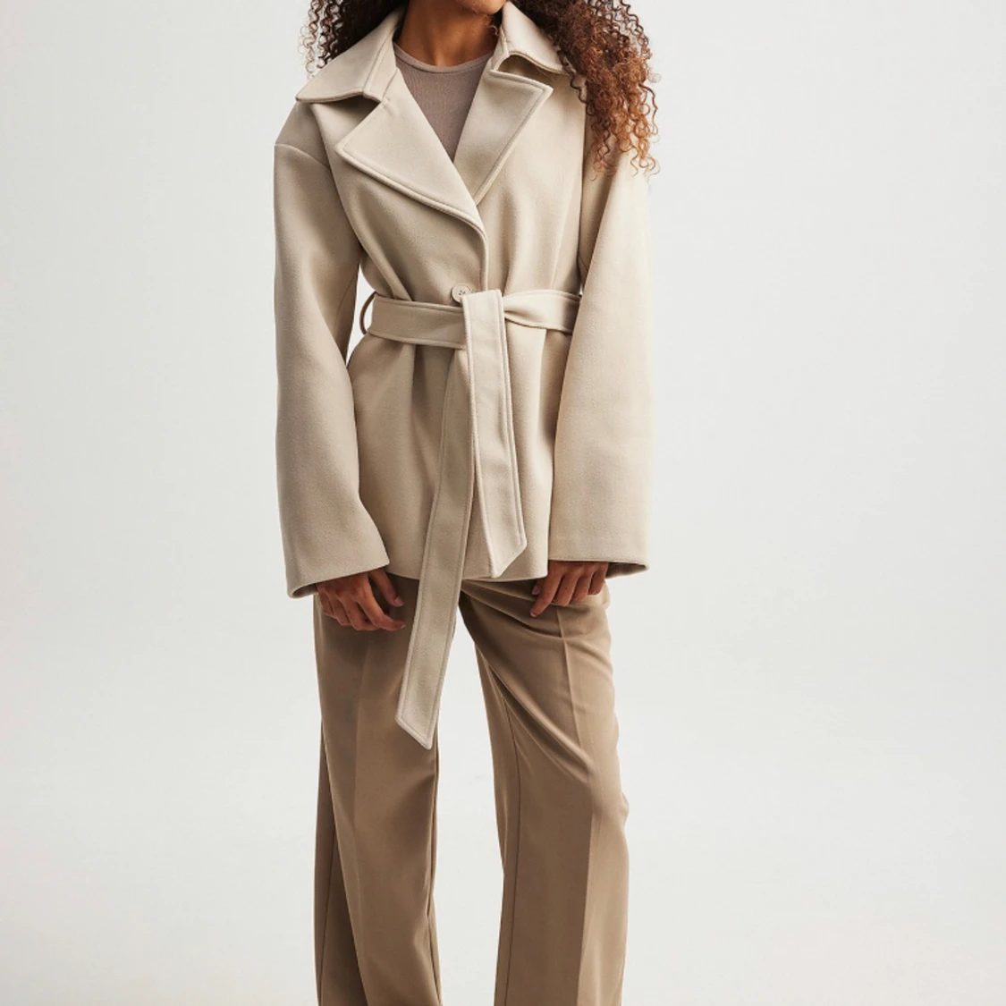 Helt ny kort kappa ifrån NA-KD - 90