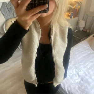 Teddyväst - Super fin väst