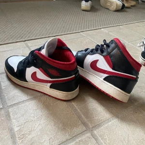Jordans  - Säljer mina jordans då dom inte kommer till användning längre. 