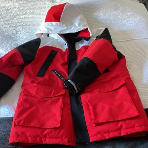 Tommy hilfiger jacka - Tommy Hilfiger jacka nypris 4000 SEK, nästintill oanvänd storlek XL