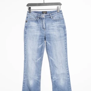 Bootcut jeans  - Jätte fina bootcut jeans i storlek 28x34!! Använd få gånger & är i bra skick!!🫶🏻