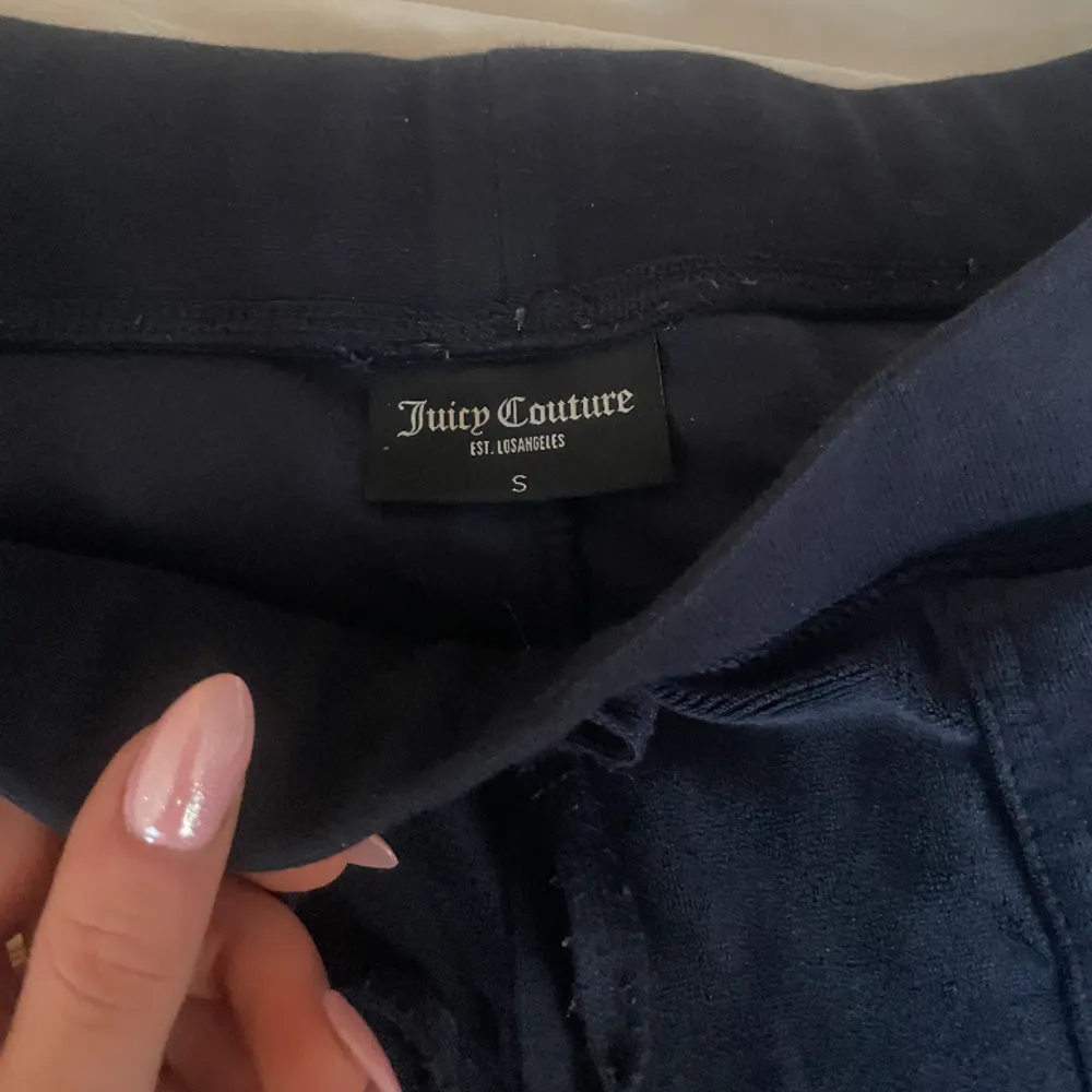 Säljer mina jätte sköna byxor från juicy couture . Jeans & Byxor.
