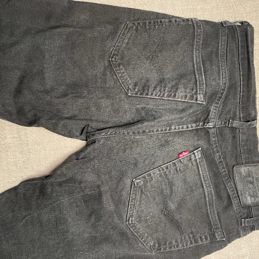Levis jeans i mycket bra skick W 30 L 30 Modell 502. Jeans & Byxor.