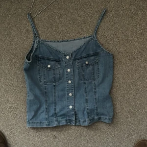 Denim topp - Så cool topp i jeans material!