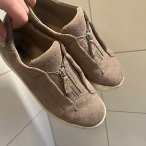 Arigato liknande skor - Använder ej.