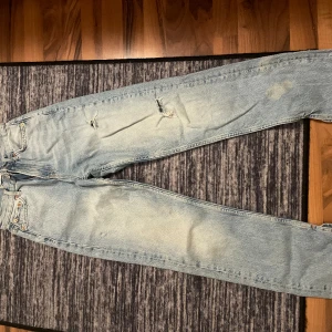 Jeans - Liten fläck som går att tvätta