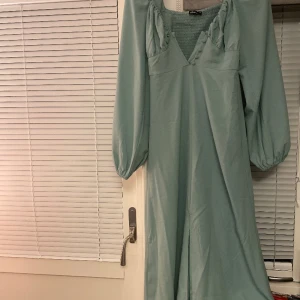 Klänning - Helt oanvänd