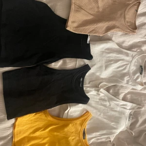 Zara linnen - Säljer dessa 6 linnena från zara🩷 dem är i storlek xs/s och är sparsamt använda. Alla linnen för 100kr🩷 Kontakta mig vid intresse, frakten tillkommer och är spårbar🫶🏼