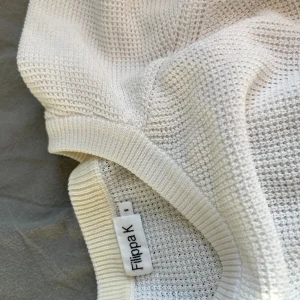 Fillipa k - Köpt secondhand, någon fläck vid bakre nacken men annar inget fel💗