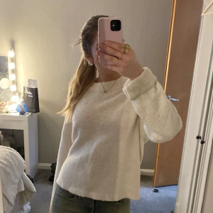 jättefin stickad tröja🌟 - väl använd men i fint skick, använder inte längre💕