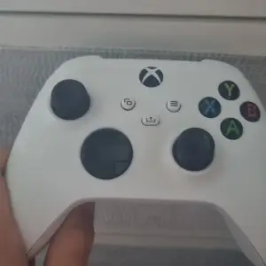 Xbox one kontroller säljs