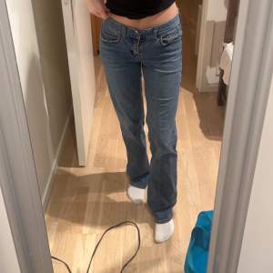 Jeans köpta på second hand🩷säljer på grund av att dem är lite för stora men dem är i ett superfint skick🩷