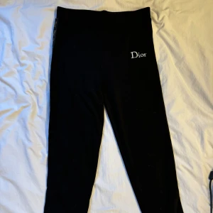 Mjuka leggings - Sjukt mjukt material, finns ingen exakt storlek men passar S/M