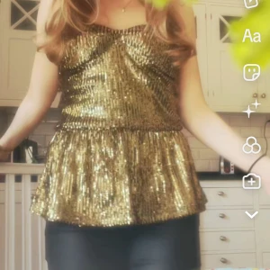 Glitter tubtopp - Funderar på att sälja världens snyggaste tub topp!! Hör av er vid intresse❤️