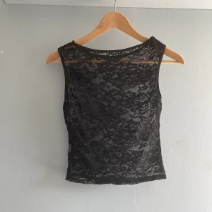 linne/ topp - jätte fin ribbad topp, som inte andvänds längre 🩷🩷