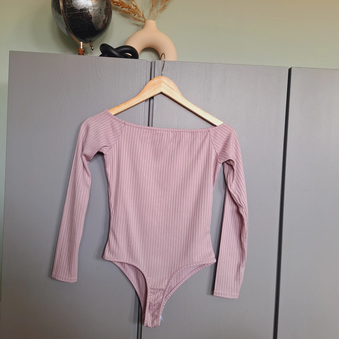  Ny ljuslila ribbad body, offschoulder, ribbad topp strl S