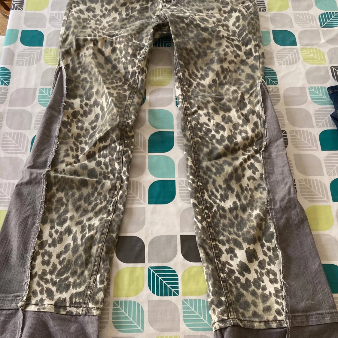 Lågmidjade leopard jeans - 91