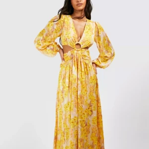 Klänning  - Helt ny med prislappar kvar. Säljare pga av att jag köpte två i olika storlekar och han ej skicka tillbaka. Köpt för 980:-  