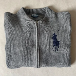 Ralph Lauren kofta  - Ralph Lauren kofta. Ungdomsstorlek, kan jämföras med XS-S dam. 