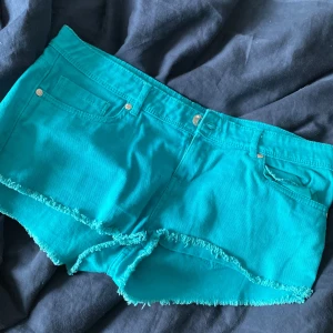 Shorts - Gröna shorts i bra skick e for stora på mej o e därför ja säljer💕