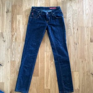 Miss Sixty strl 25 - Riktigt snygga Miss sixty jeans i storlek 25. Är knappt använda