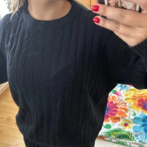 Stickad marinblå tröja  - Supersöt stickad marinblå tröja