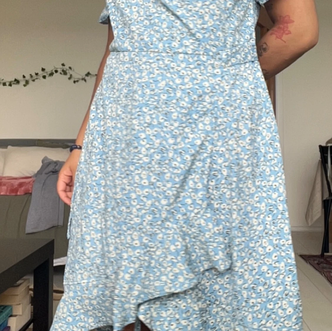 Blommig Omlottklänning  - 91