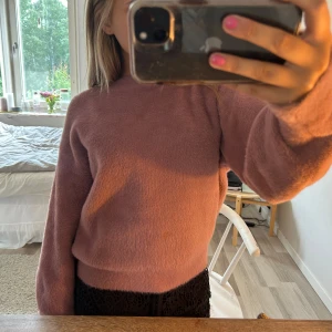 Stickad tröja - Jättefin stickad rosa tröja från loavies💕🫶🏻