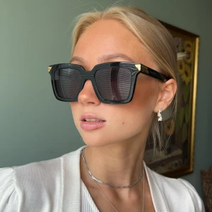 Bottengarn Veneta - Väldigt fräscha o bra skick, knappt använda då jag tycker de e lite stora på mig. Fodralet är knappt använt då jag mest använder mjuka fodral, men fodralet som kommer till är original. Köpta för ca 4200kr. Kan mötas o bara att skriva vid fler frågor❤️