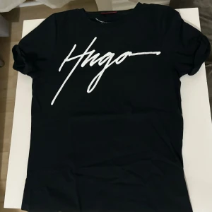Hugo T-shirt  - Använd Max 2 gånger 
