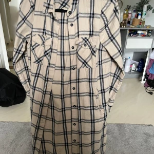 Klänning  - Säljer denna skjorta/kläning 