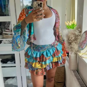 Zara volangkjol  - Mini kjol från Zara som är jättepopulär och kommer ej till användning tyvärr!