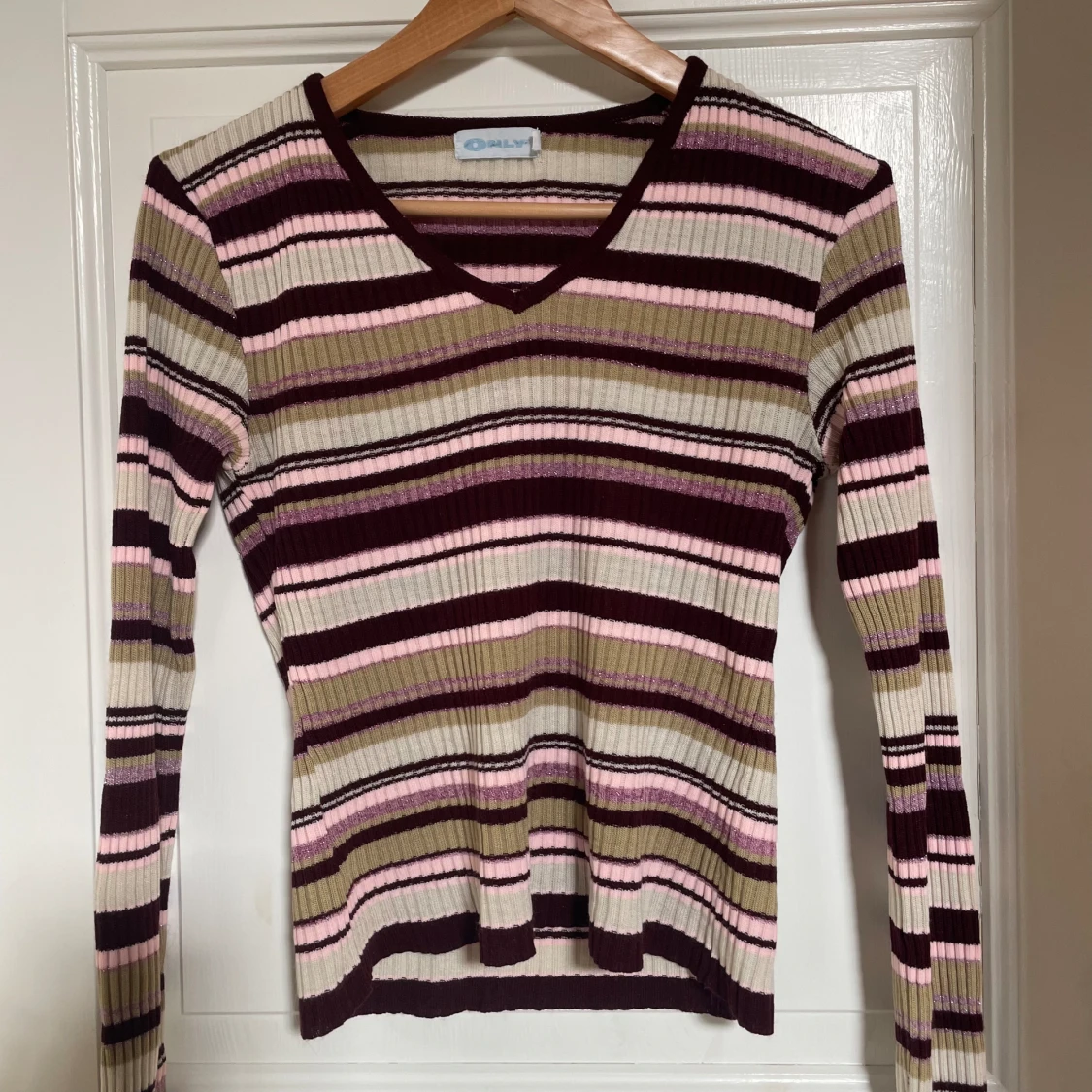 Randig stickad tröja