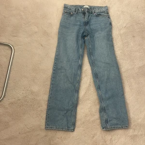 Low waist jeans - Low waist jeans från Gina💞