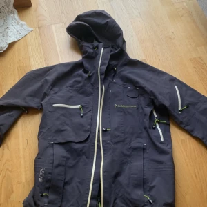 Goretech - PEAK PERFORMANCE JACKA VINDTÄTT GORETEX