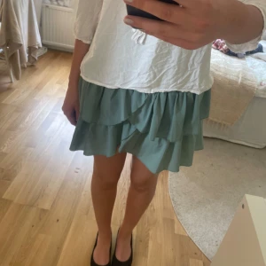 Volang kjol - Grön volang kjol från neo noir❤️❤️